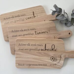Houten borrelplank trainer coach met bedrijfslogo gegraveerd