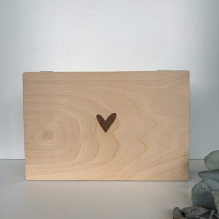 Houten memorybox – Hartje met naam gegraveerd