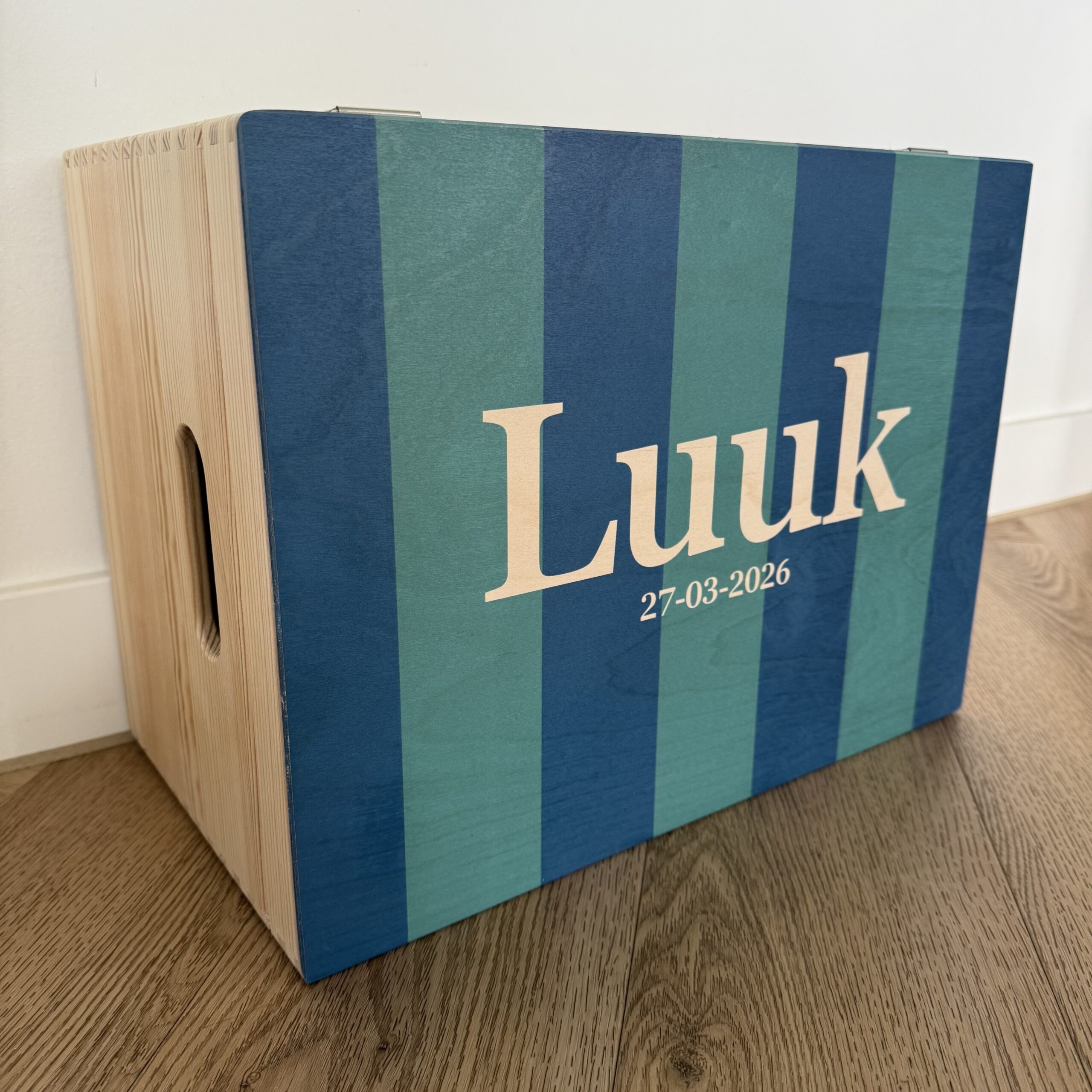 Houten memorybox – Strepen jongen - Afbeelding 4